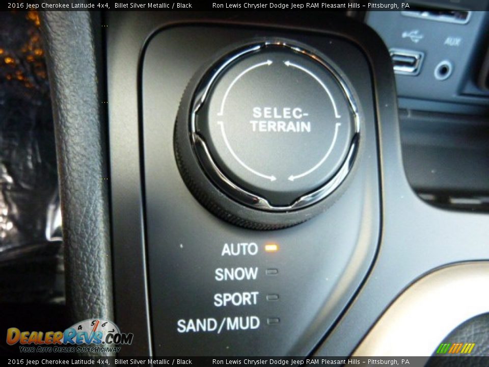 2016 Jeep Cherokee Latitude 4x4 Billet Silver Metallic / Black Photo #16