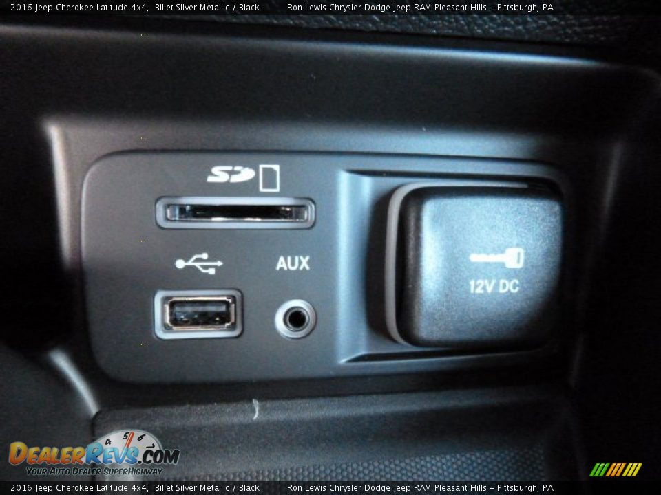 2016 Jeep Cherokee Latitude 4x4 Billet Silver Metallic / Black Photo #17