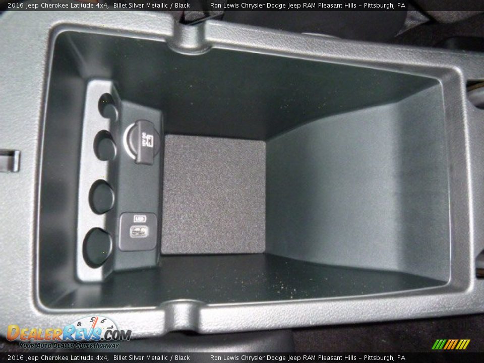 2016 Jeep Cherokee Latitude 4x4 Billet Silver Metallic / Black Photo #19