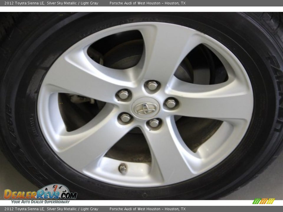 2012 Toyota Sienna LE Silver Sky Metallic / Light Gray Photo #10