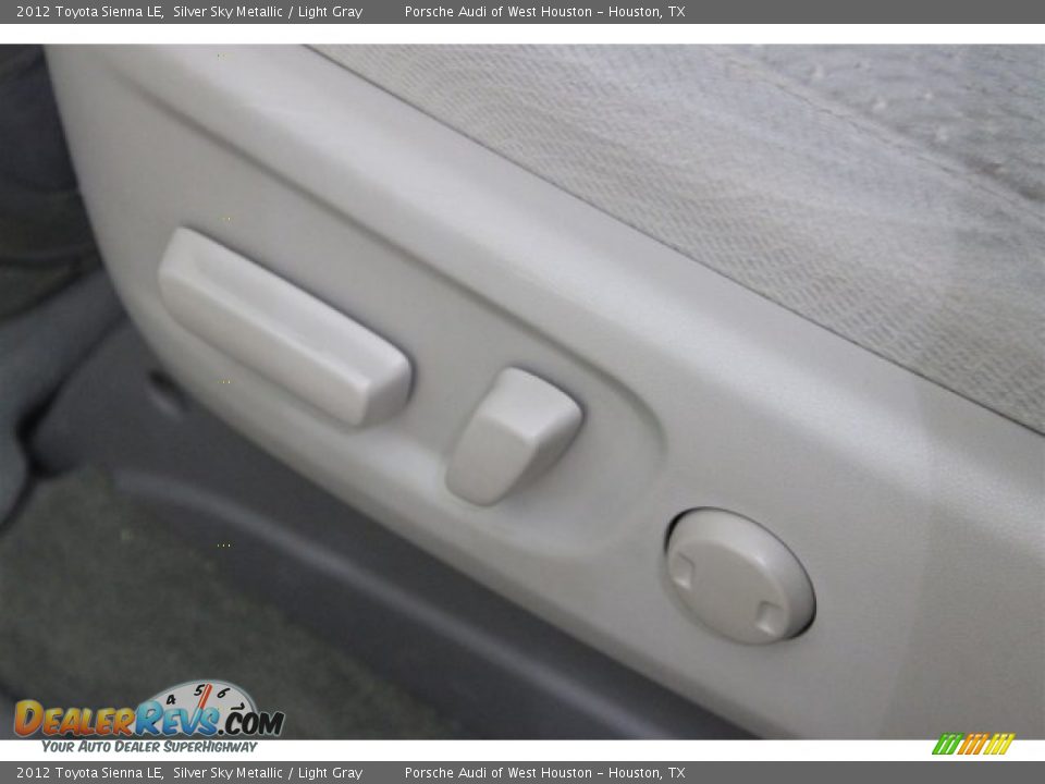 2012 Toyota Sienna LE Silver Sky Metallic / Light Gray Photo #14