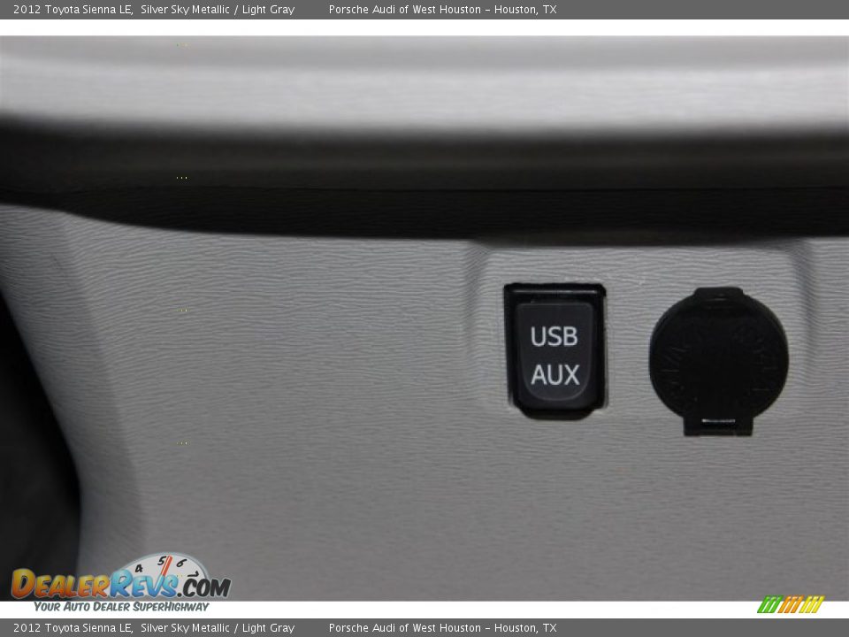 2012 Toyota Sienna LE Silver Sky Metallic / Light Gray Photo #21