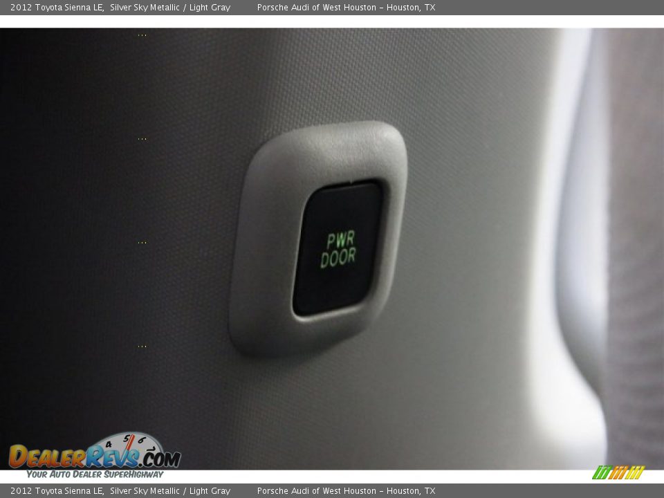 2012 Toyota Sienna LE Silver Sky Metallic / Light Gray Photo #30