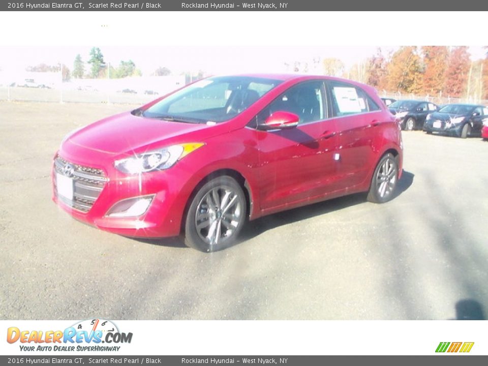 2016 Hyundai Elantra GT Scarlet Red Pearl / Black Photo #5