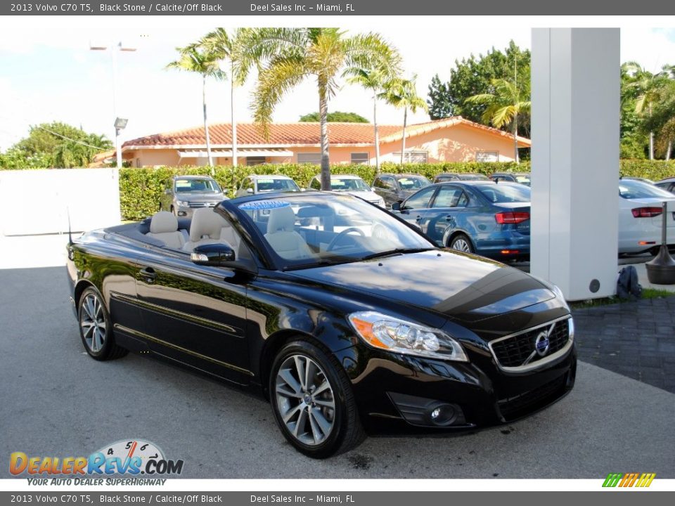 Front 3/4 View of 2013 Volvo C70 T5 Photo #1