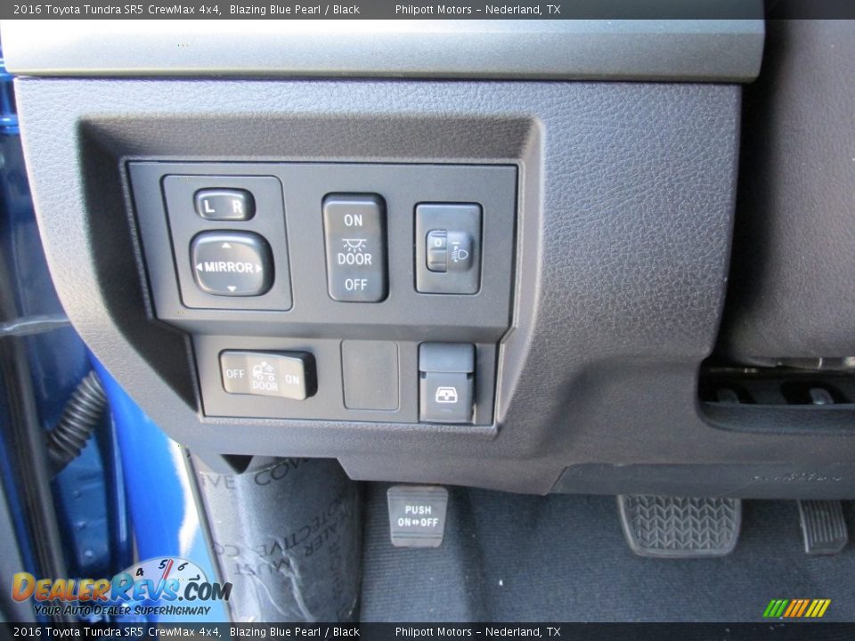 2016 Toyota Tundra SR5 CrewMax 4x4 Blazing Blue Pearl / Black Photo #33