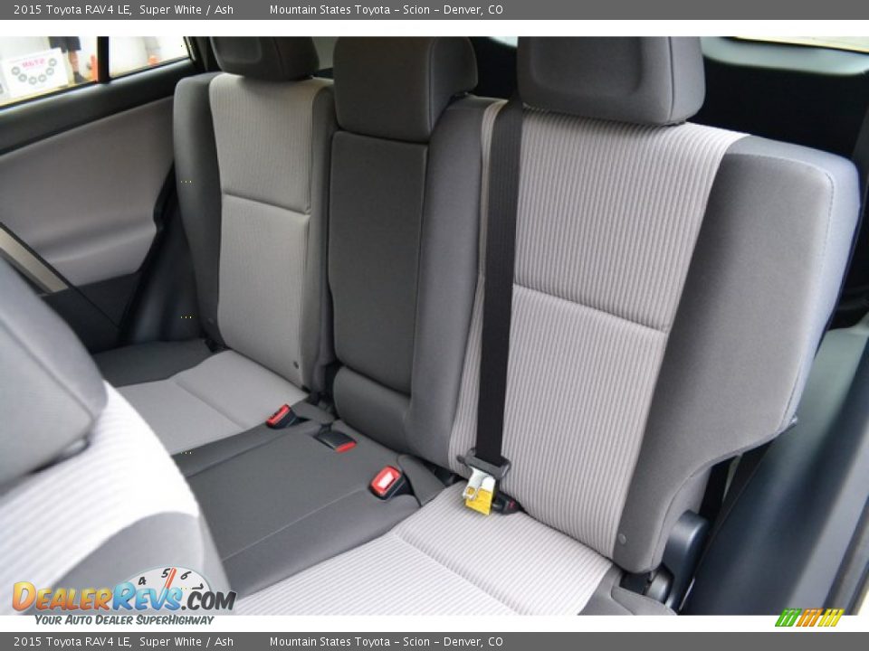 2015 Toyota RAV4 LE Super White / Ash Photo #7