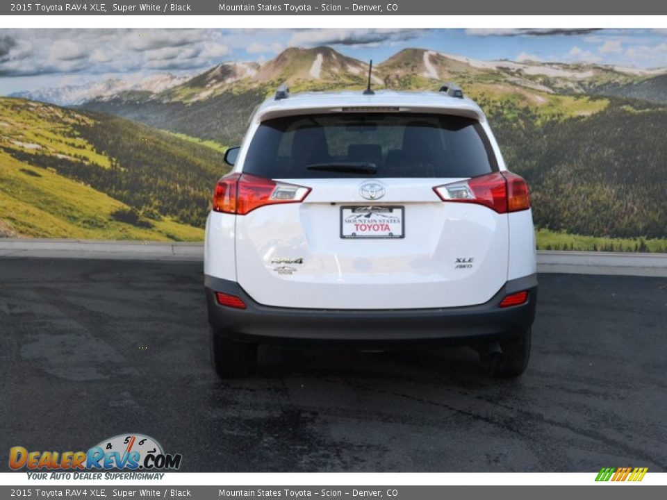 2015 Toyota RAV4 XLE Super White / Black Photo #4