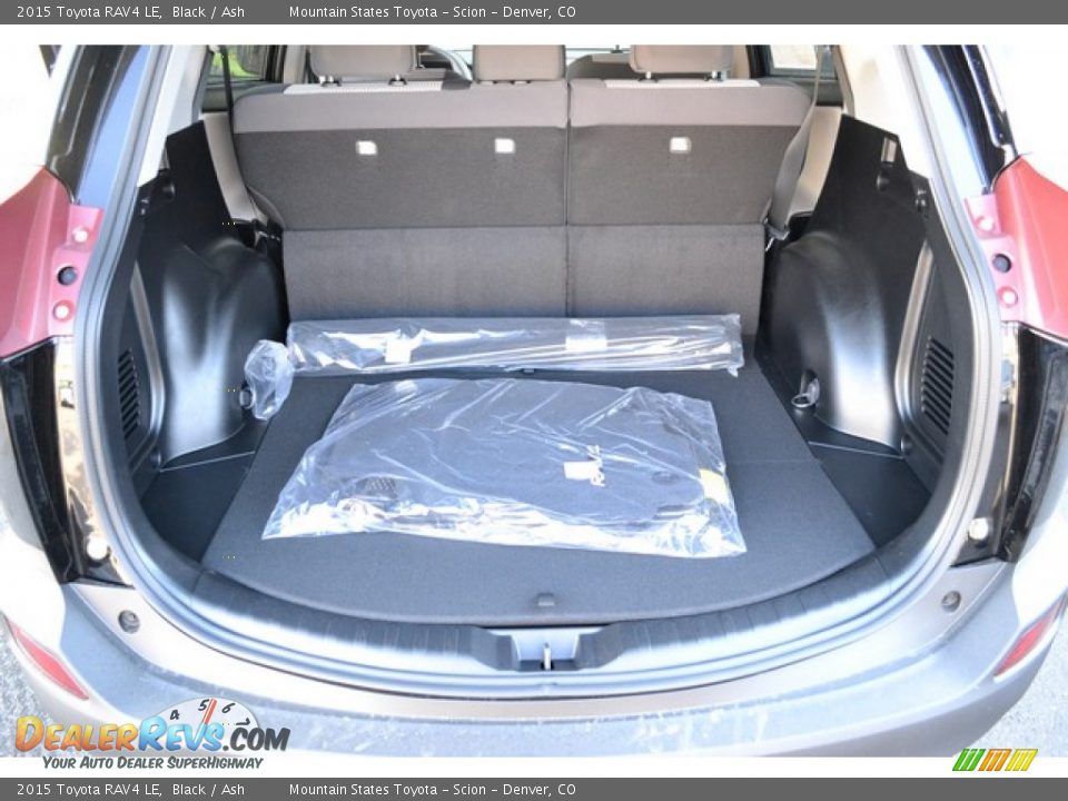 2015 Toyota RAV4 LE Black / Ash Photo #8