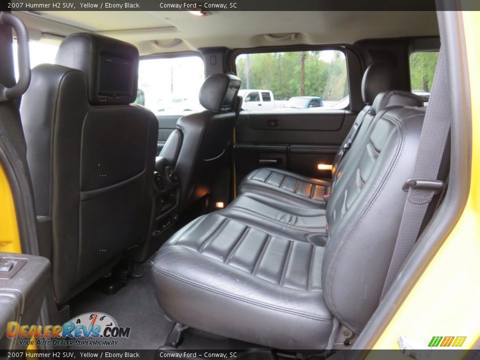 Rear Seat of 2007 Hummer H2 SUV Photo #16
