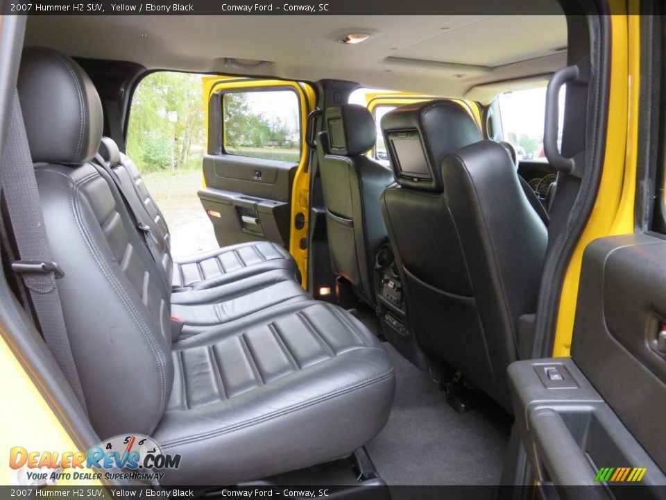 Rear Seat of 2007 Hummer H2 SUV Photo #17