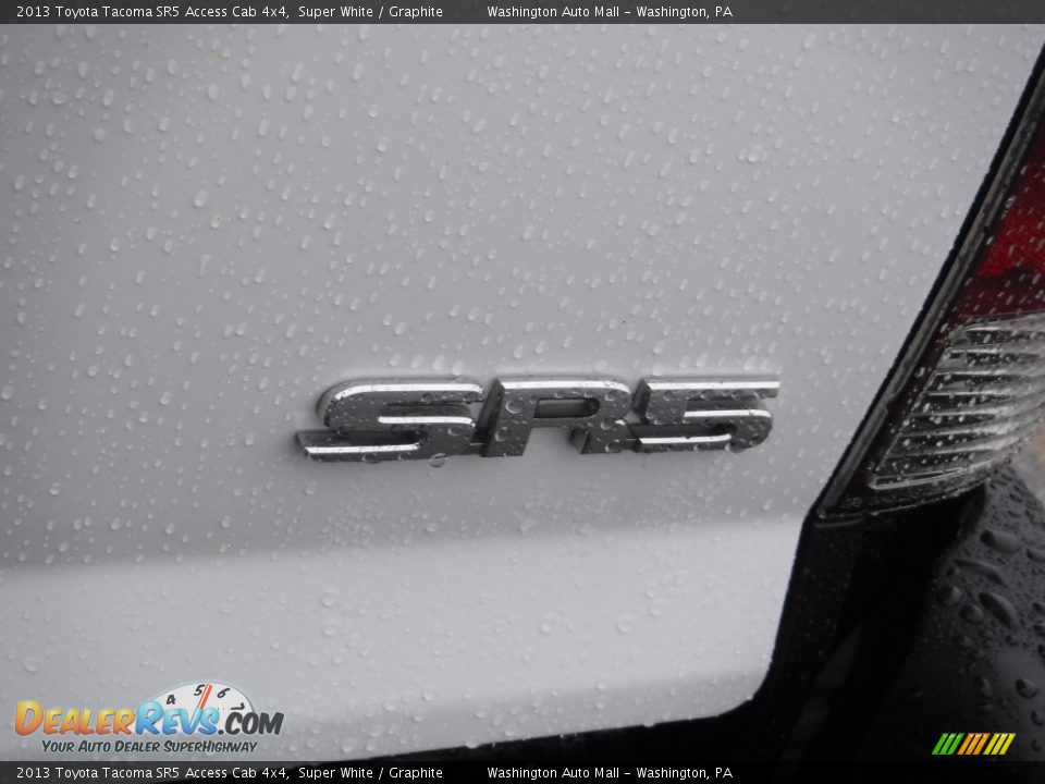2013 Toyota Tacoma SR5 Access Cab 4x4 Super White / Graphite Photo #9