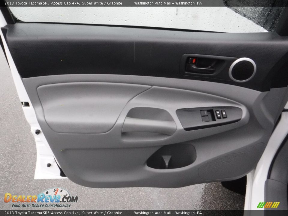 2013 Toyota Tacoma SR5 Access Cab 4x4 Super White / Graphite Photo #12