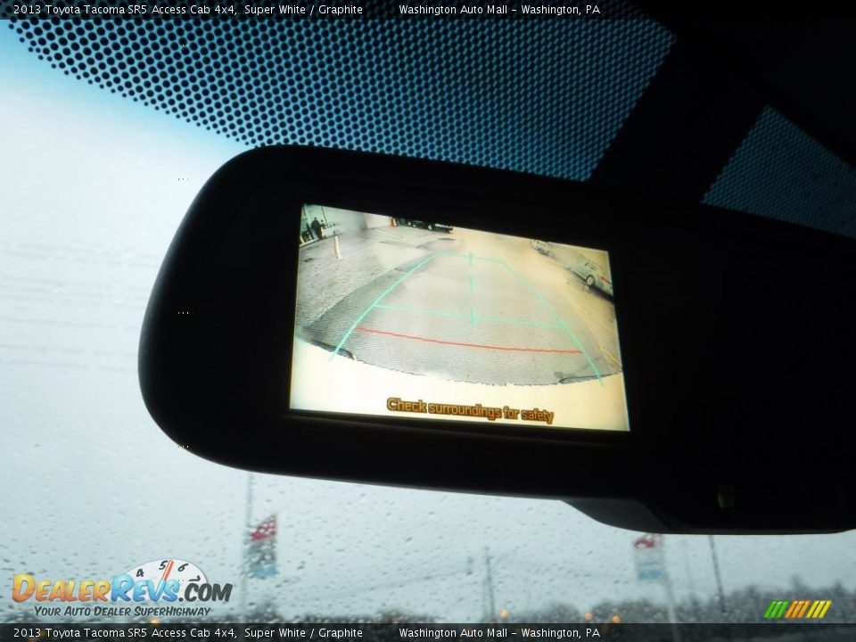 2013 Toyota Tacoma SR5 Access Cab 4x4 Super White / Graphite Photo #17