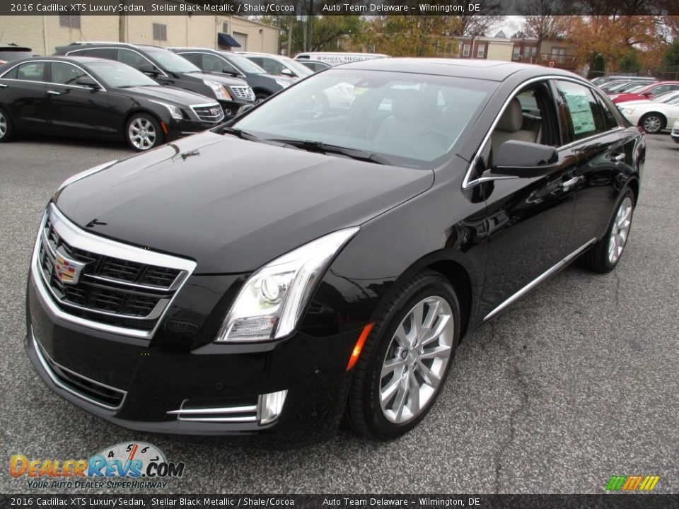 2016 Cadillac XTS Luxury Sedan Stellar Black Metallic / Shale/Cocoa Photo #2