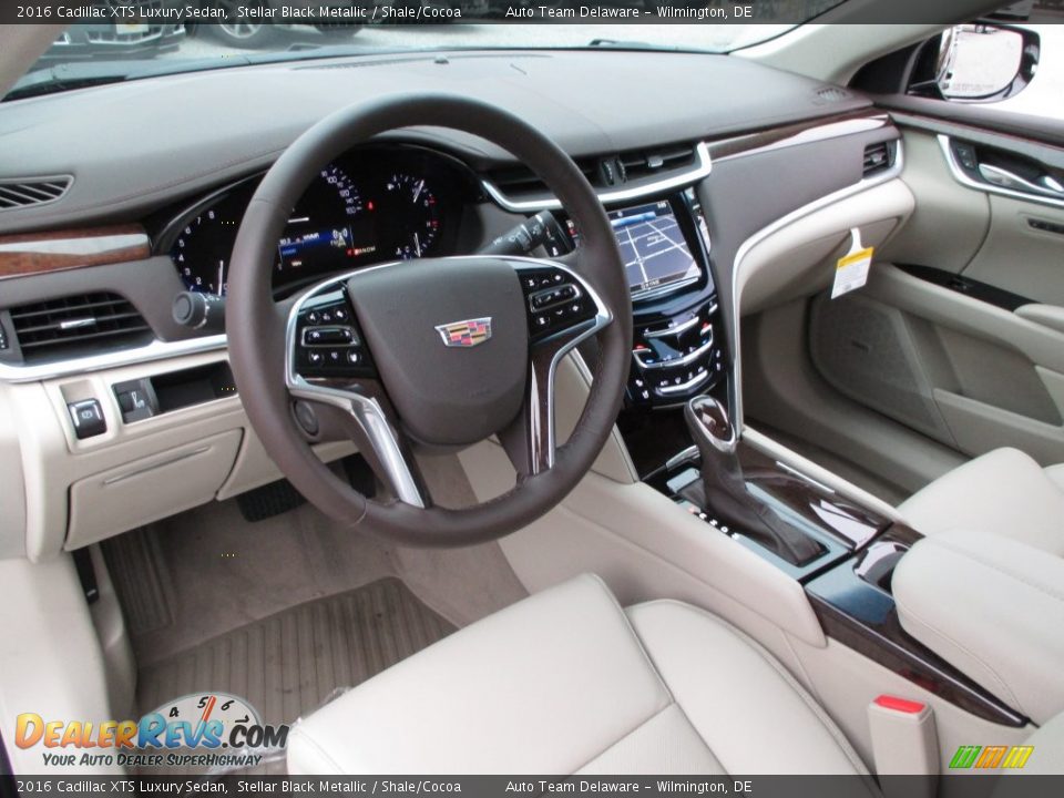 Shale/Cocoa Interior - 2016 Cadillac XTS Luxury Sedan Photo #7