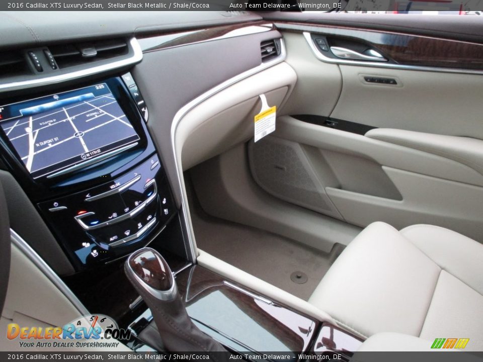 2016 Cadillac XTS Luxury Sedan Stellar Black Metallic / Shale/Cocoa Photo #10