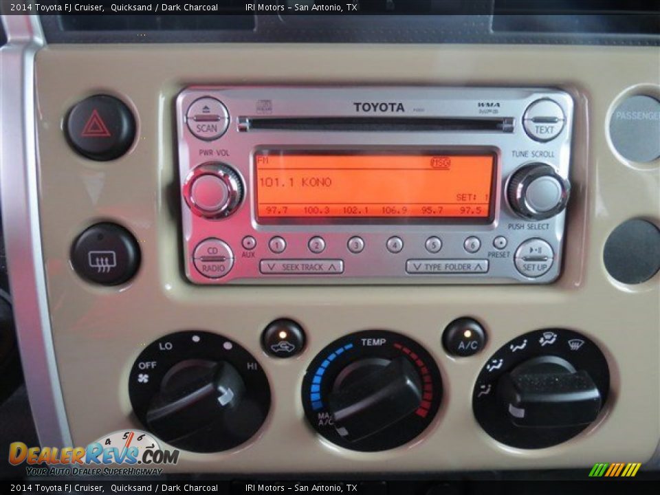 Controls of 2014 Toyota FJ Cruiser  Photo #20