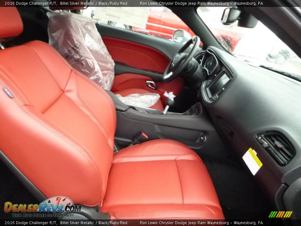 Front Seat of 2016 Dodge Challenger R/T Photo #9