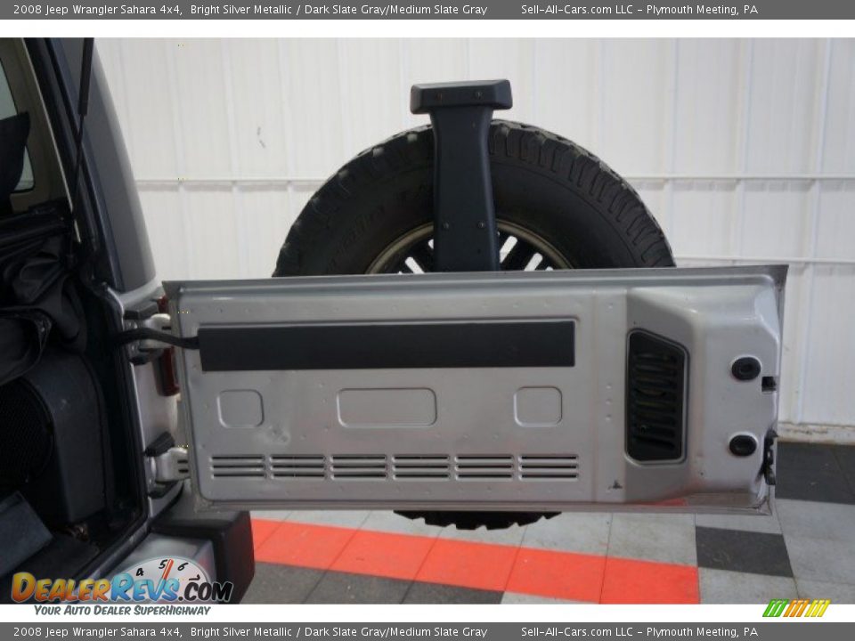 2008 Jeep Wrangler Sahara 4x4 Bright Silver Metallic / Dark Slate Gray/Medium Slate Gray Photo #17