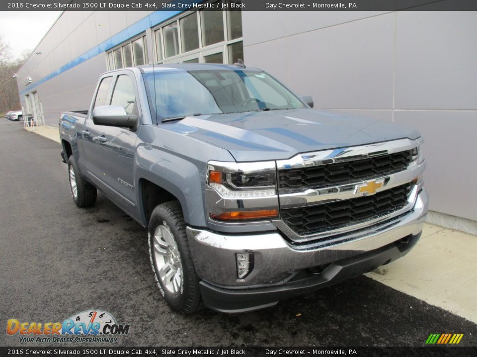 Front 3/4 View of 2016 Chevrolet Silverado 1500 LT Double Cab 4x4 Photo #9