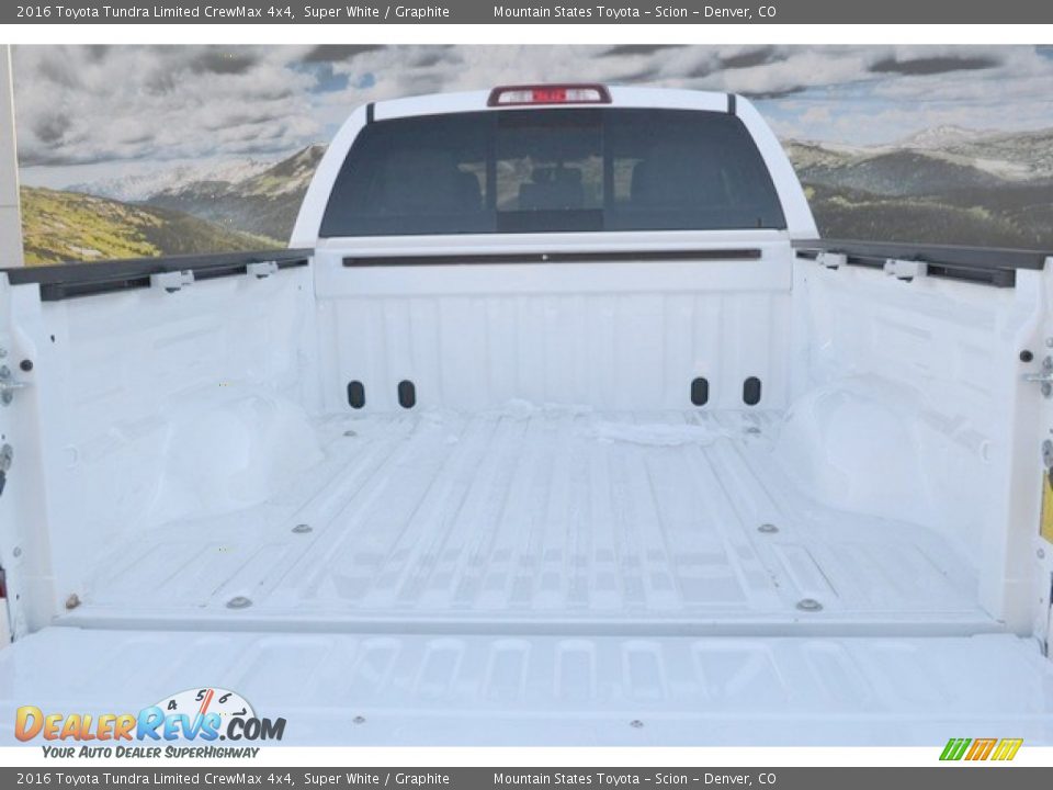 2016 Toyota Tundra Limited CrewMax 4x4 Super White / Graphite Photo #10