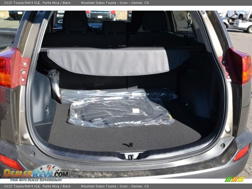 2015 Toyota RAV4 XLE Pyrite Mica / Black Photo #8