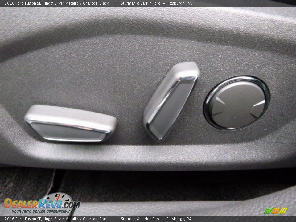 2016 Ford Fusion SE Ingot Silver Metallic / Charcoal Black Photo #13
