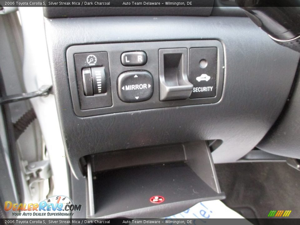 2006 Toyota Corolla S Silver Streak Mica / Dark Charcoal Photo #31