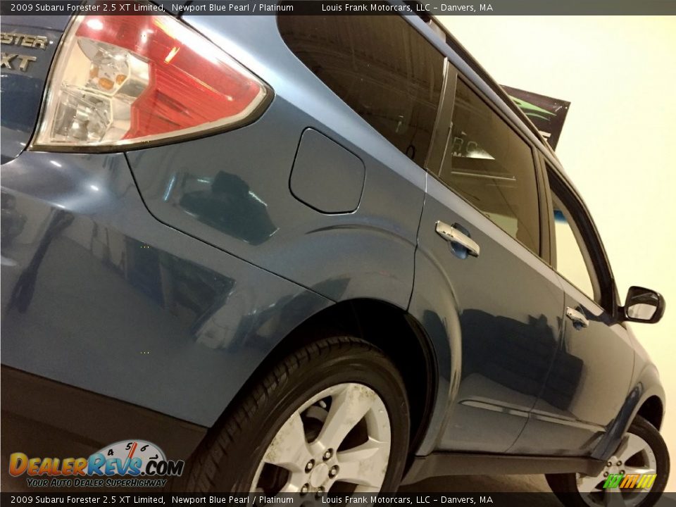 2009 Subaru Forester 2.5 XT Limited Newport Blue Pearl / Platinum Photo #21