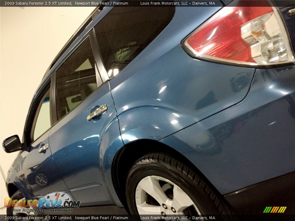 2009 Subaru Forester 2.5 XT Limited Newport Blue Pearl / Platinum Photo #23