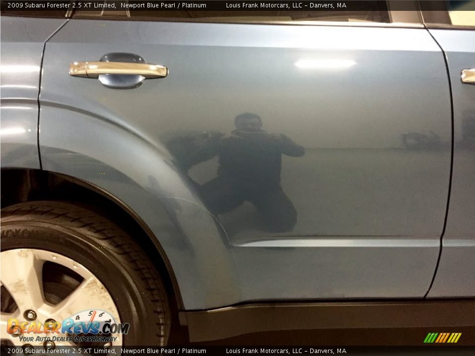 2009 Subaru Forester 2.5 XT Limited Newport Blue Pearl / Platinum Photo #35