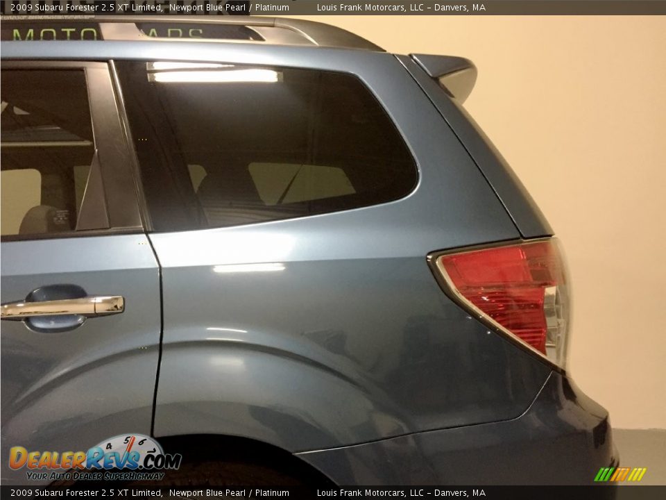 2009 Subaru Forester 2.5 XT Limited Newport Blue Pearl / Platinum Photo #36
