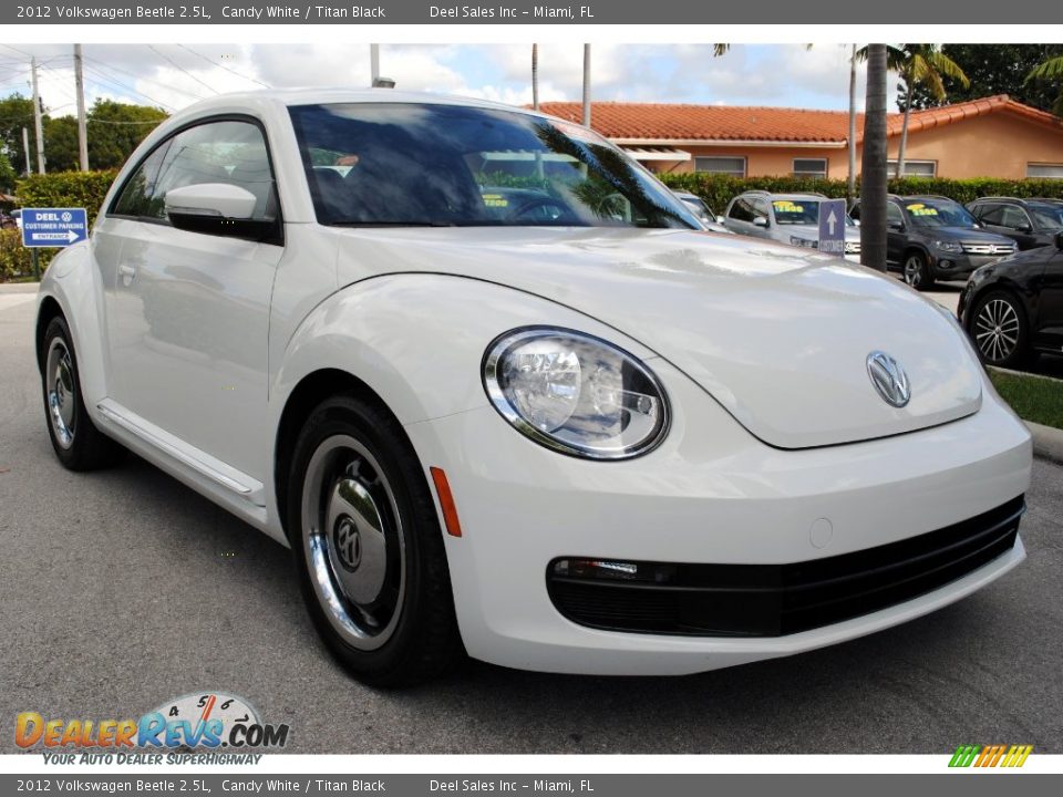 2012 Volkswagen Beetle 2.5L Candy White / Titan Black Photo #2