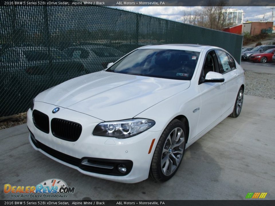 2016 BMW 5 Series 528i xDrive Sedan Alpine White / Black Photo #9