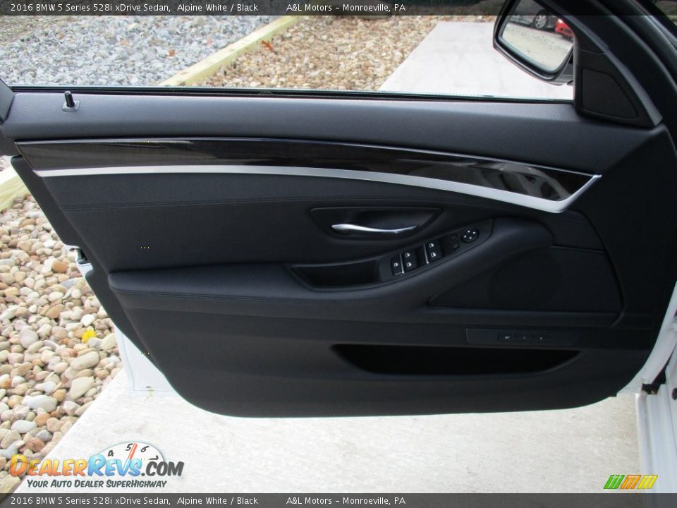 2016 BMW 5 Series 528i xDrive Sedan Alpine White / Black Photo #11