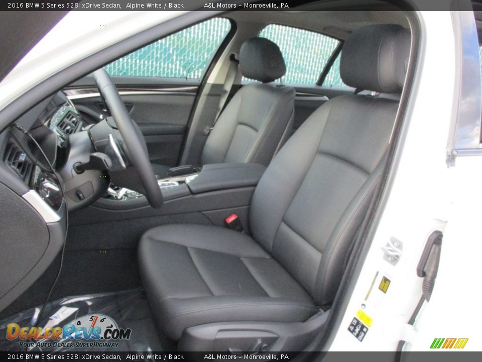 2016 BMW 5 Series 528i xDrive Sedan Alpine White / Black Photo #12