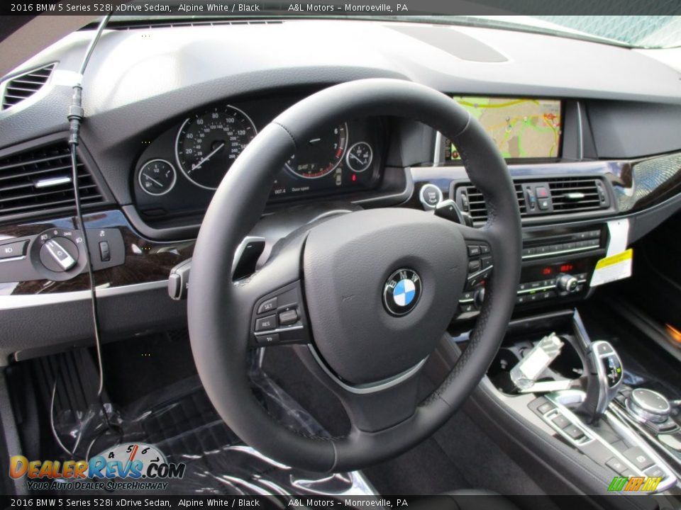 2016 BMW 5 Series 528i xDrive Sedan Alpine White / Black Photo #14