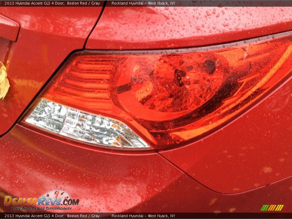 2013 Hyundai Accent GLS 4 Door Boston Red / Gray Photo #21