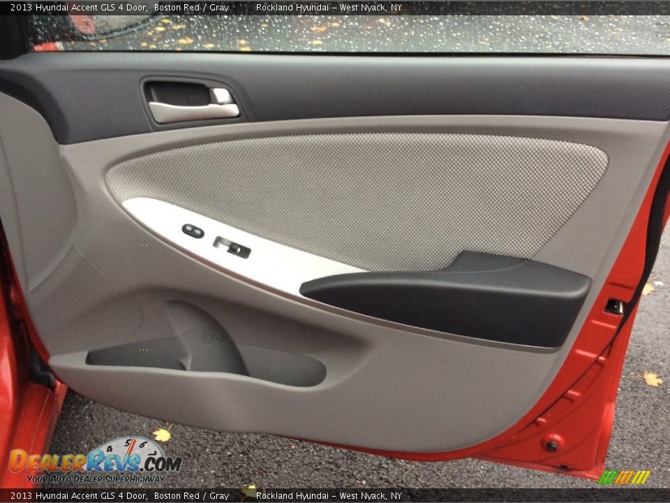 2013 Hyundai Accent GLS 4 Door Boston Red / Gray Photo #23
