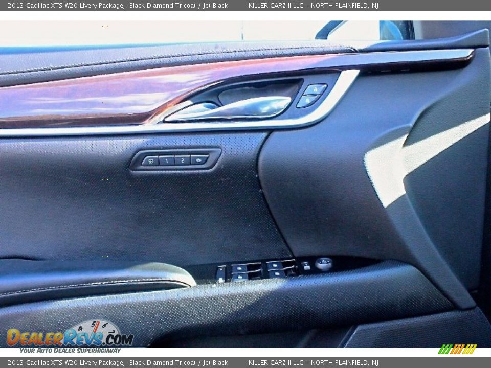 2013 Cadillac XTS W20 Livery Package Black Diamond Tricoat / Jet Black Photo #17