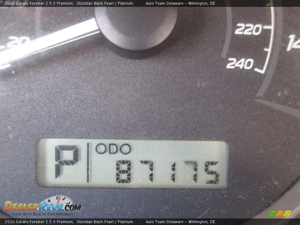 2010 Subaru Forester 2.5 X Premium Obsidian Black Pearl / Platinum Photo #14