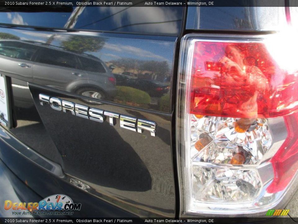 2010 Subaru Forester 2.5 X Premium Obsidian Black Pearl / Platinum Photo #28