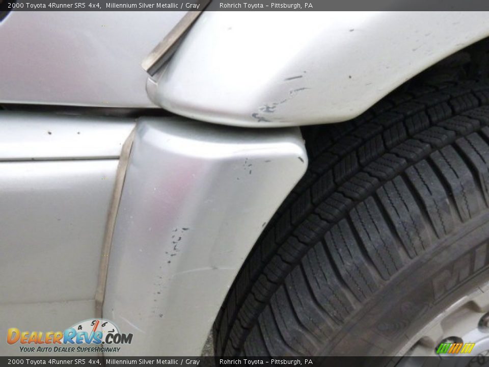 2000 Toyota 4Runner SR5 4x4 Millennium Silver Metallic / Gray Photo #7