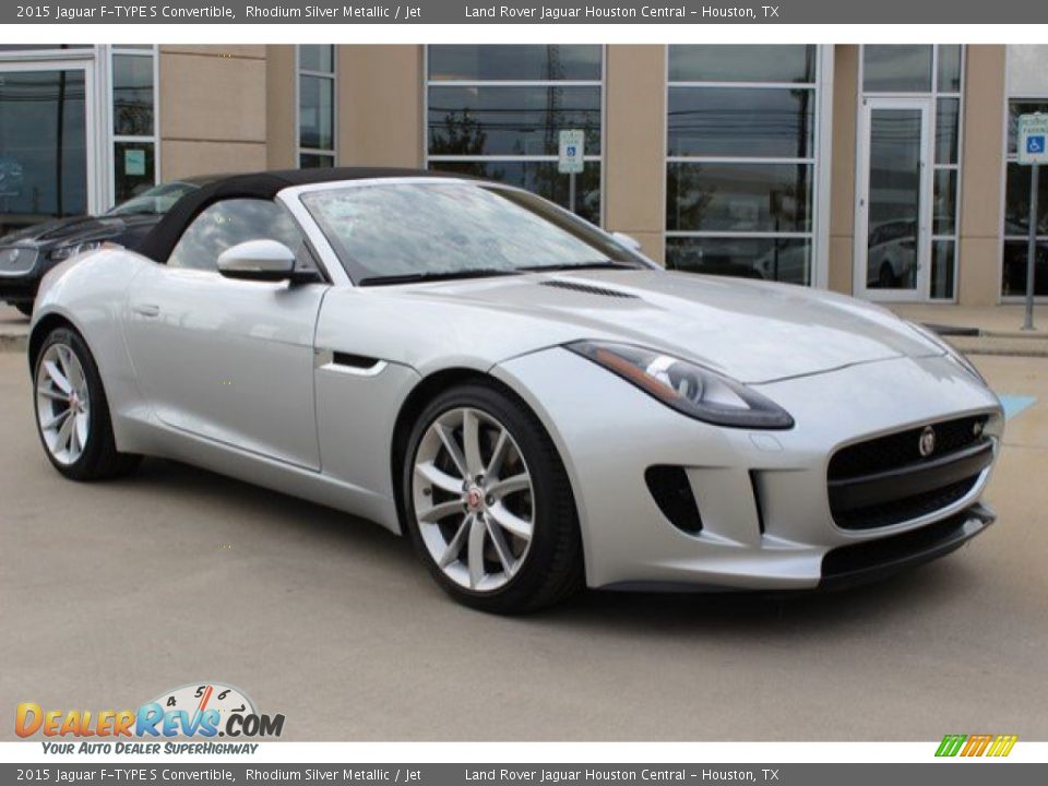 Front 3/4 View of 2015 Jaguar F-TYPE S Convertible Photo #2