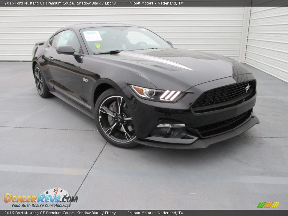 Front 3/4 View of 2016 Ford Mustang GT Premium Coupe Photo #1