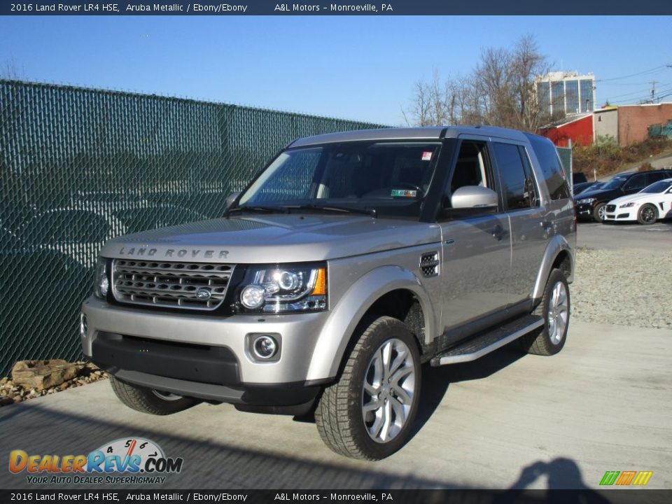 Front 3/4 View of 2016 Land Rover LR4 HSE Photo #9