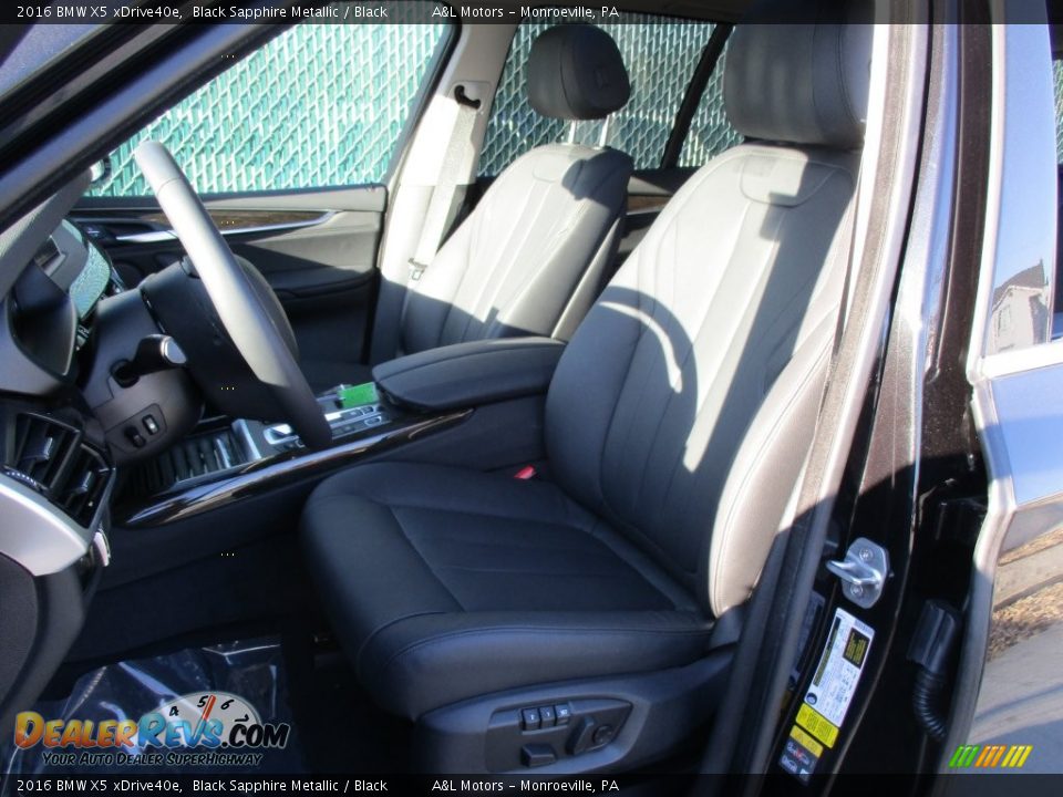 Front Seat of 2016 BMW X5 xDrive40e Photo #10