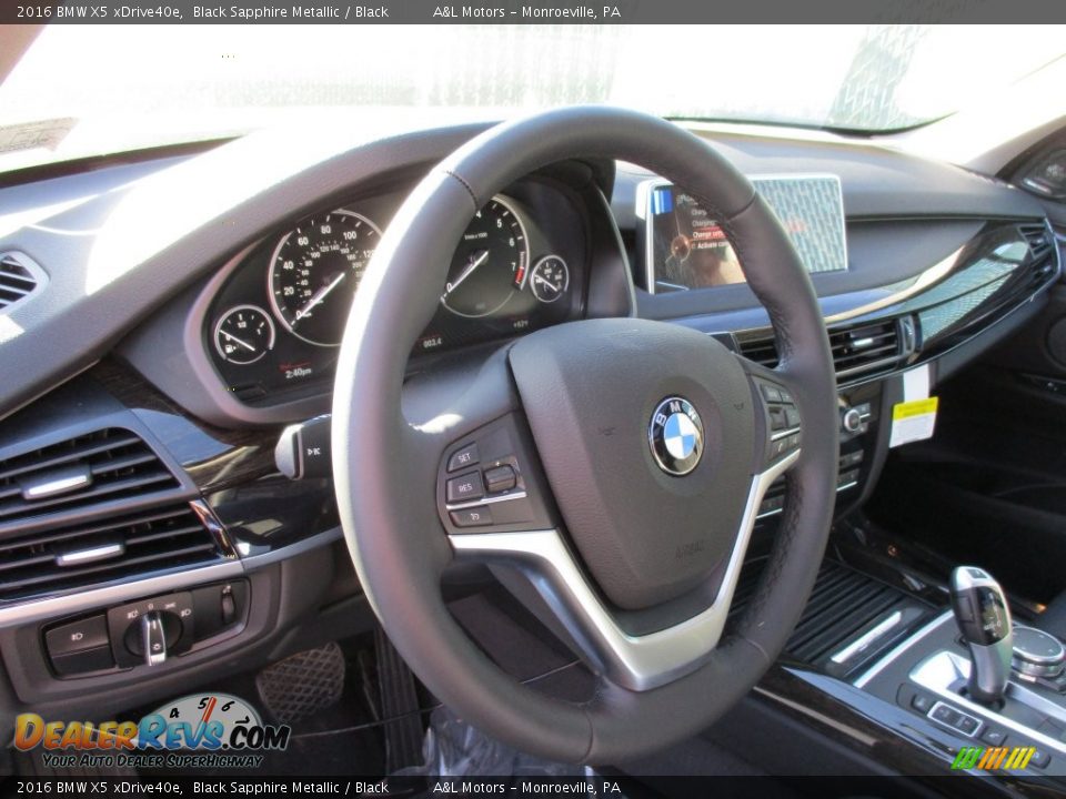 2016 BMW X5 xDrive40e Steering Wheel Photo #12