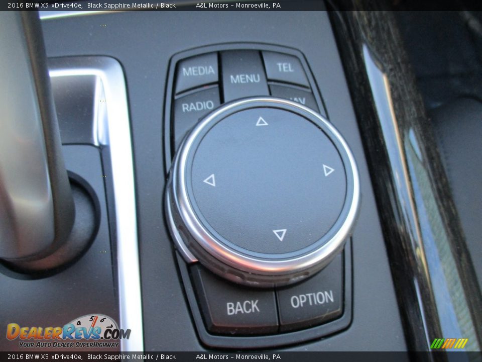 Controls of 2016 BMW X5 xDrive40e Photo #16
